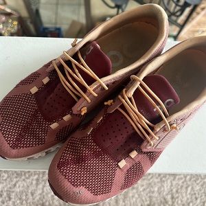 ON running shoes size 7 womens 38 EU